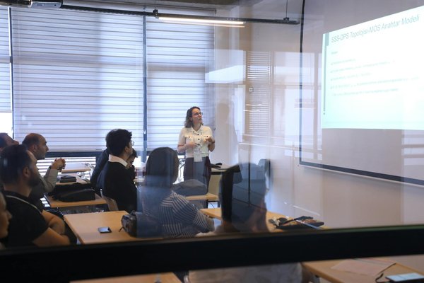 Boostez l'efficacité de la formation interculturelle en entreprise : conseils incontournables et stratégies gagnantes